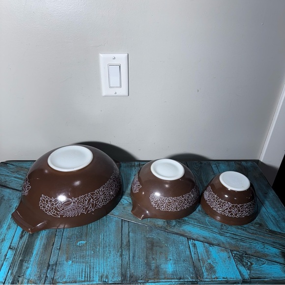Pyrex Midcentury Woodland Brown Mixing Serving Bowls - Picture 12 of 13